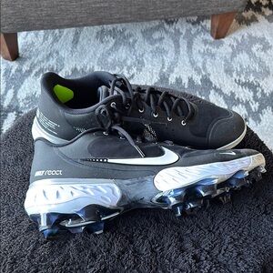 Iowa Hawkeye Team issued Nike Black and White Men's Baseball Cleats